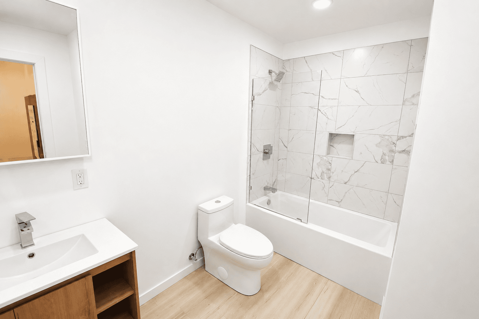 Tillson Woods bathroom with modern fixtures and neutral finishes.